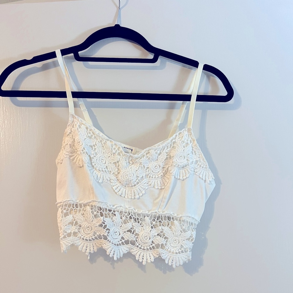 Garage crochets top